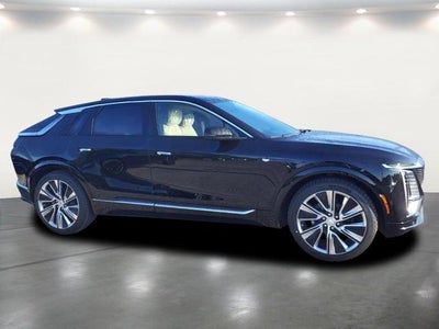 2024 Cadillac LYRIQ Luxury 3