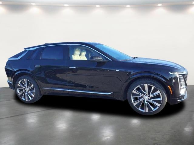 2024 Cadillac LYRIQ Luxury 3
