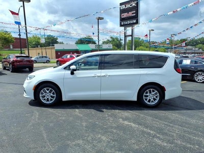 2023 Chrysler Pacifica Touring L